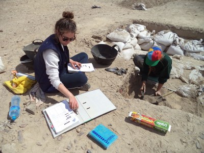 olivia and trine on site